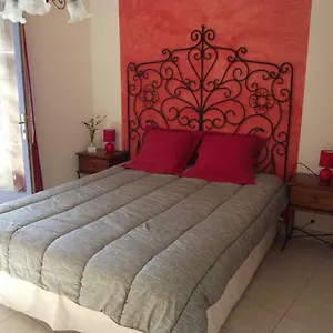 domaine-des-cigales-chambre-dhotes.hotels-rhonealpes.com/